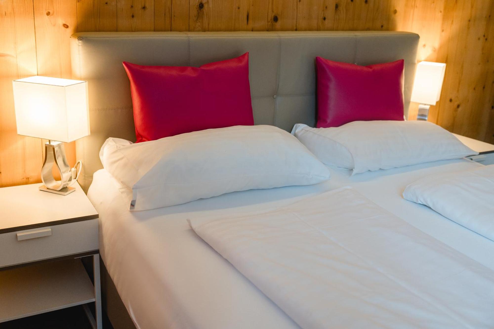 4U Hotel Men Only Hohenthurn Ngoại thất bức ảnh